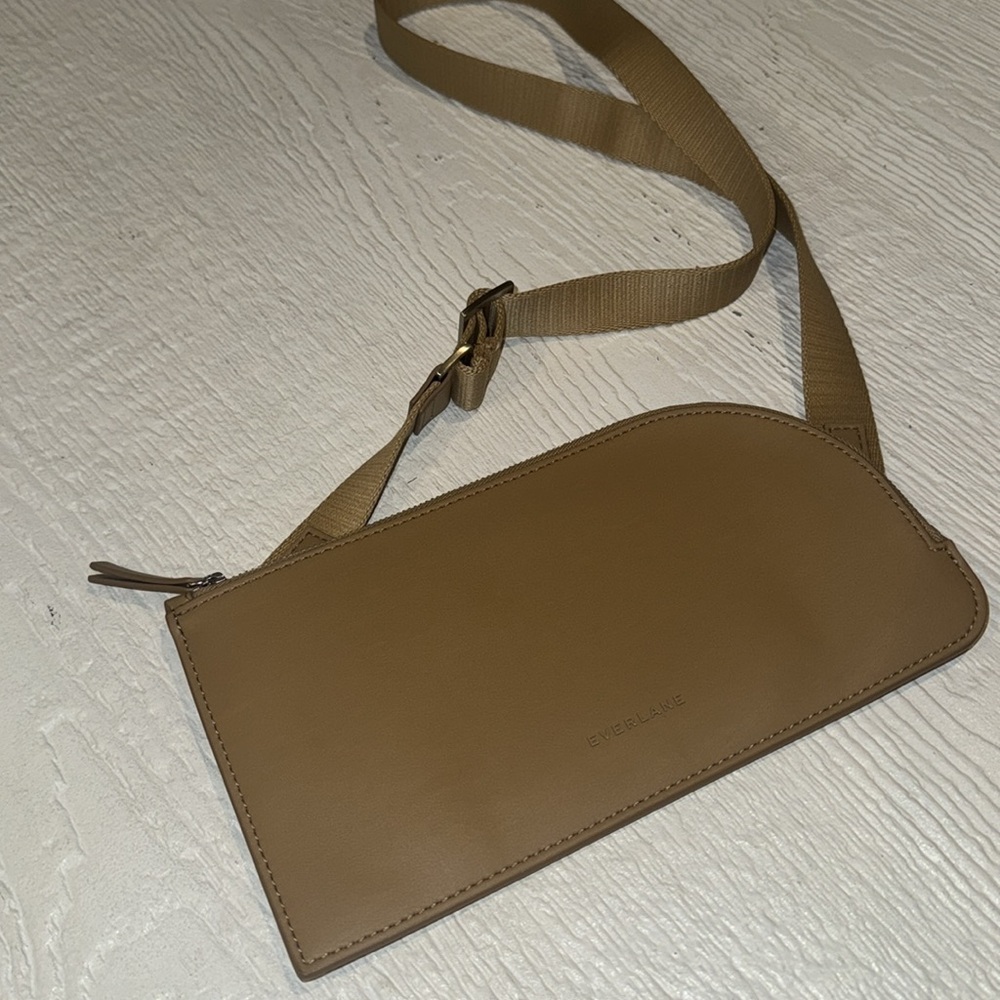 Everlane Cactus Leather Sling Crossbody Bag - Picture 4 of 12